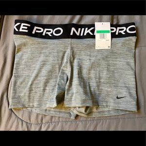 Brand new Nike pro. Size XL
